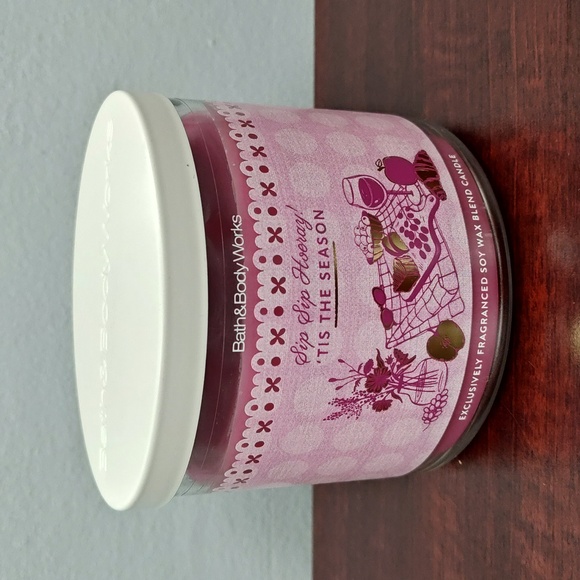 Bath & Body Works 'TIS THE SEASON  & VANILLA BUTTERMINT 3 Wick Candle Bundle - Picture 8 of 8